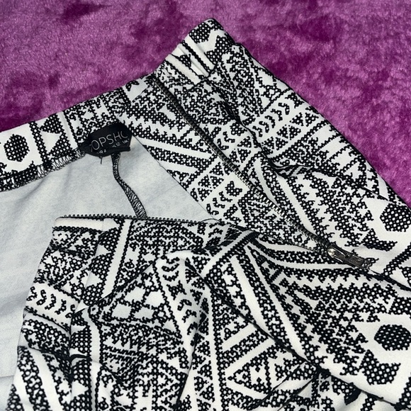 Topshop Thick Leggings/Pants with Design - Picture 5 of 8